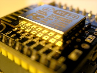 ESP8266-Modul mit LDR und RGB